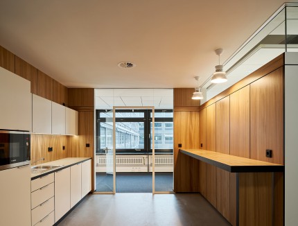 Neu Auf Der Website Sanierung Der Ustra Unternehmenszentrale Trapez Architektur Dirk Landwehr
